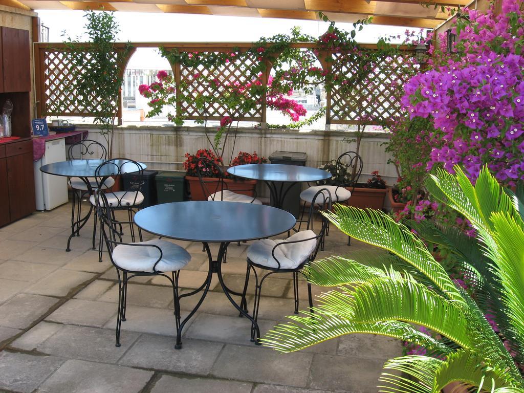 B&B Corte Barocca Lecce Exterior photo